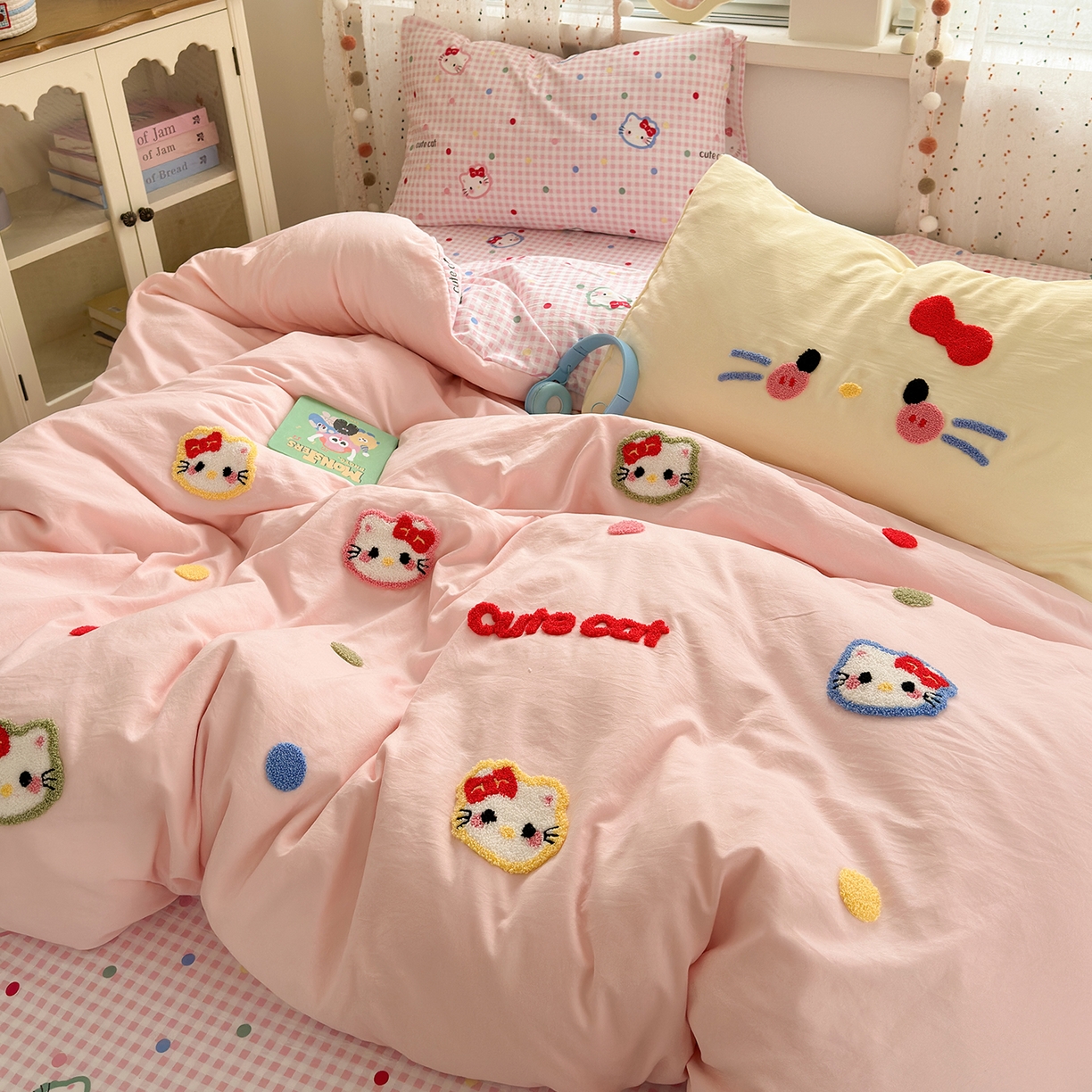 91家纺网 家纺一手货源 找家纺 彩韵家纺 2025新款水洗棉毛巾绣可爱猫咪系列 晚安喵-粉