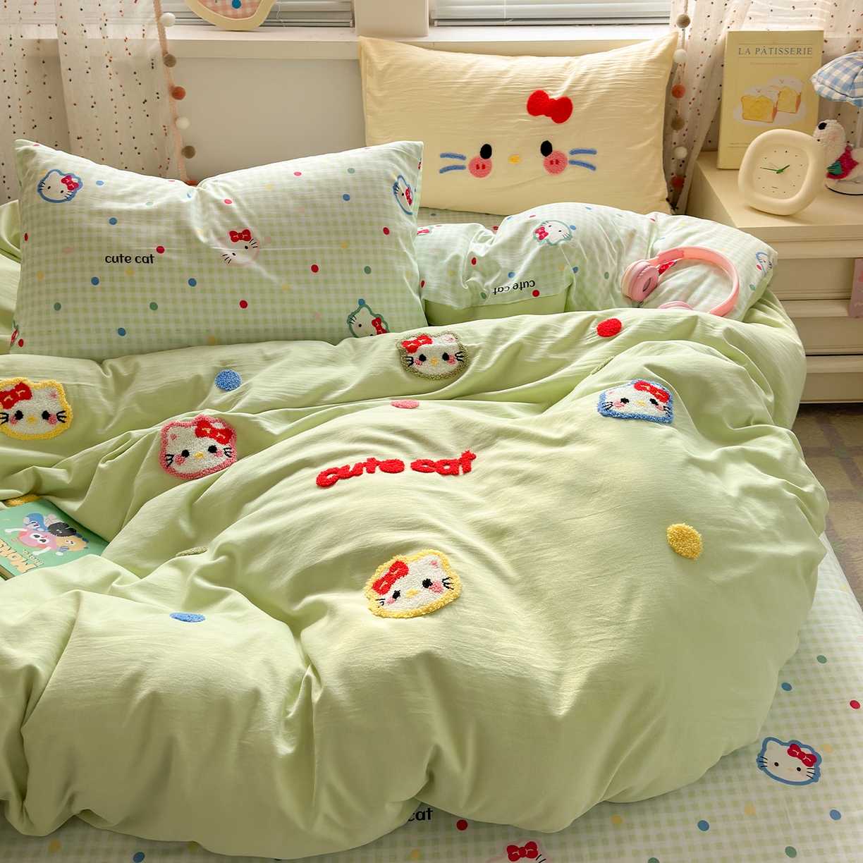 91家纺网 家纺一手货源 找家纺 彩韵家纺 2025新款水洗棉毛巾绣可爱猫咪系列 晚安喵-绿