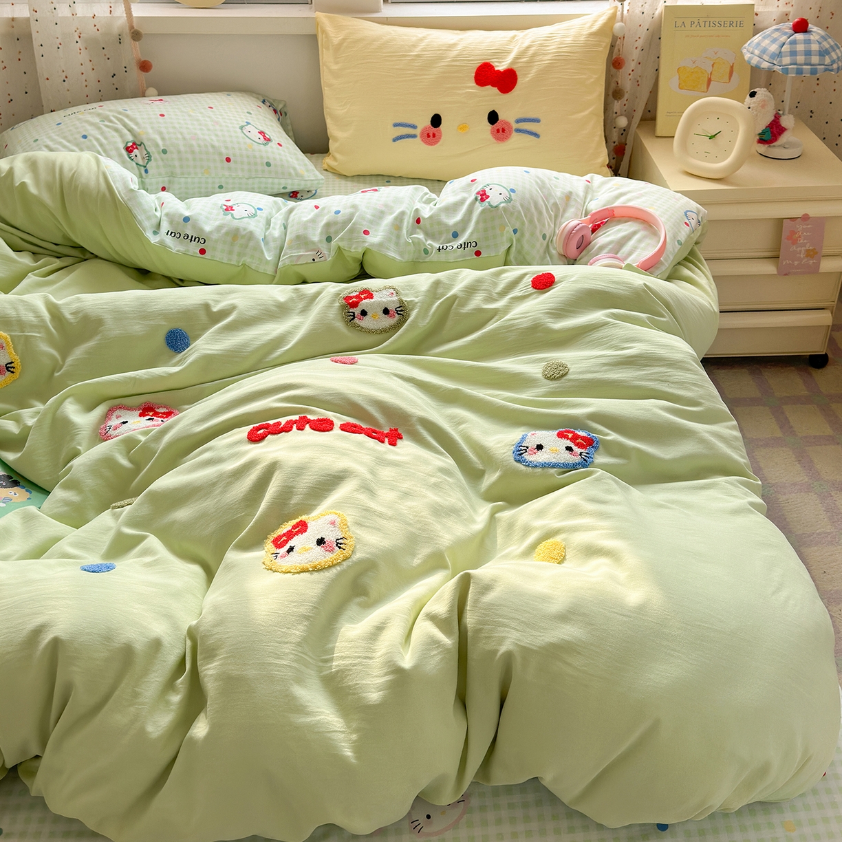 91家纺网 家纺一手货源 找家纺 彩韵家纺 2025新款水洗棉毛巾绣可爱猫咪系列 晚安喵-绿