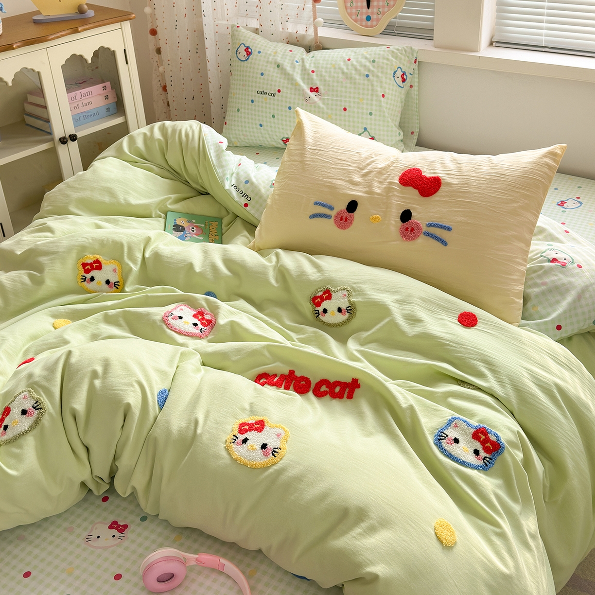 91家纺网 家纺一手货源 找家纺 彩韵家纺 2025新款水洗棉毛巾绣可爱猫咪系列 晚安喵-绿