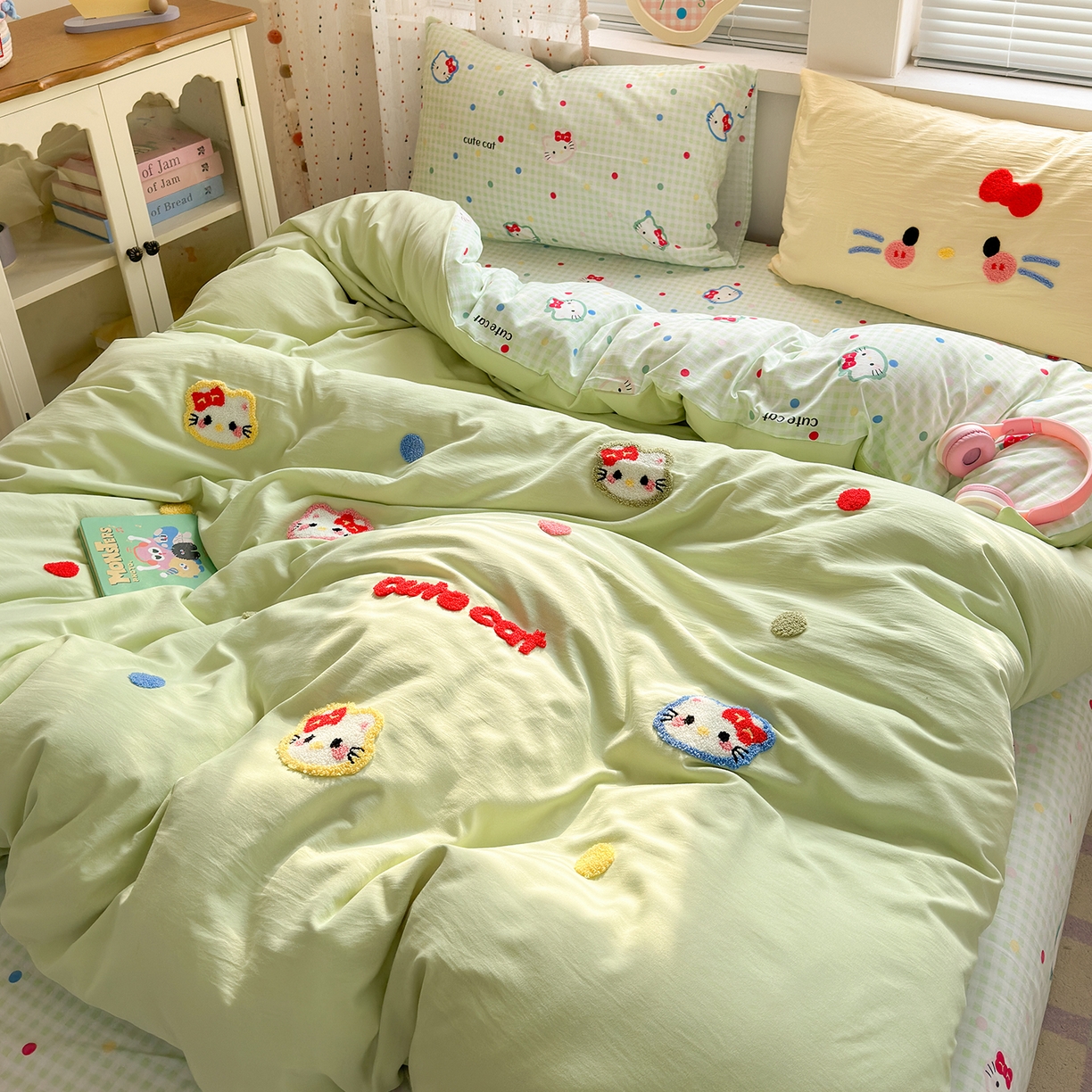 91家纺网 家纺一手货源 找家纺 彩韵家纺 2025新款水洗棉毛巾绣可爱猫咪系列 晚安喵-绿