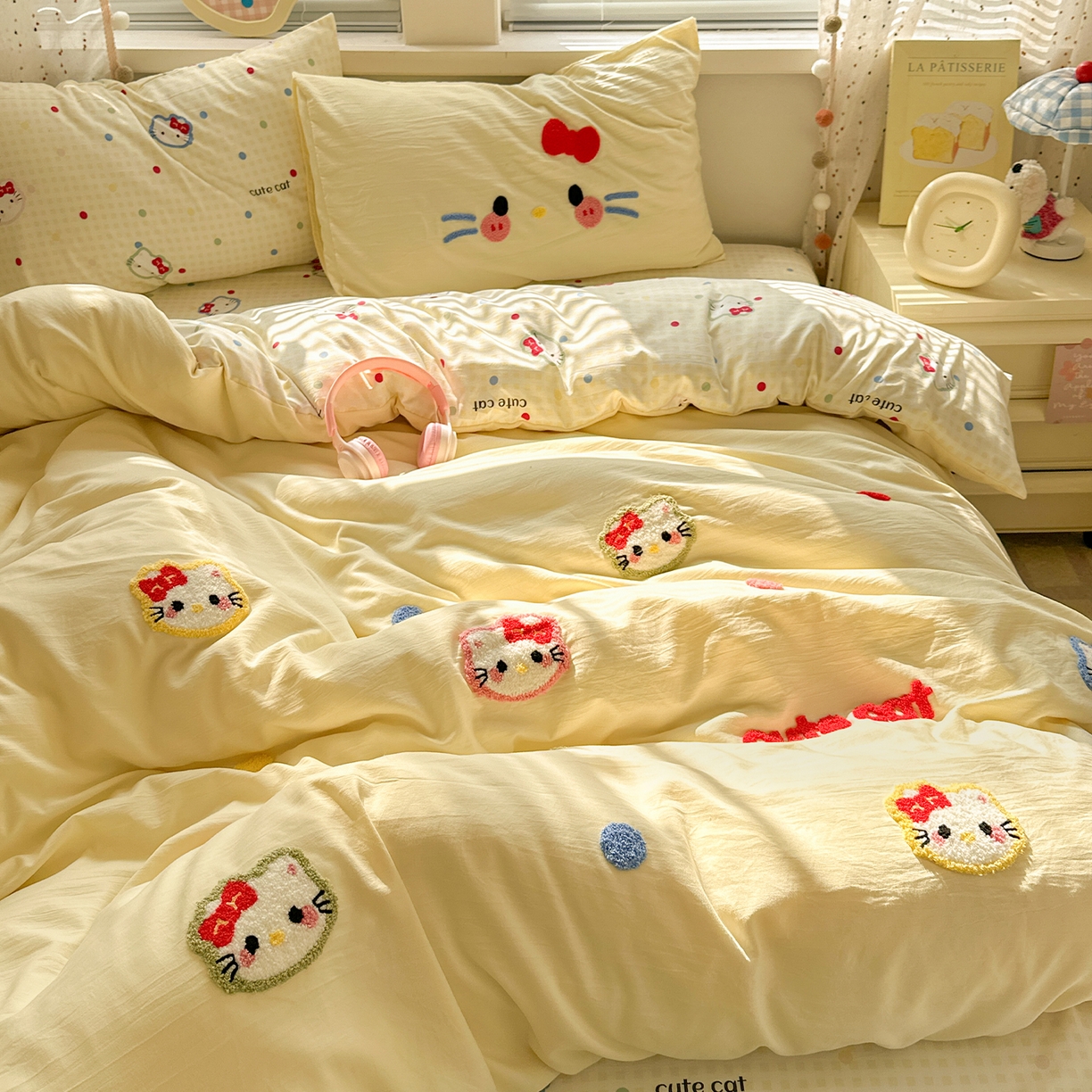 91家纺网 家纺一手货源 找家纺 彩韵家纺 2025新款水洗棉毛巾绣可爱猫咪系列 晚安喵-黄