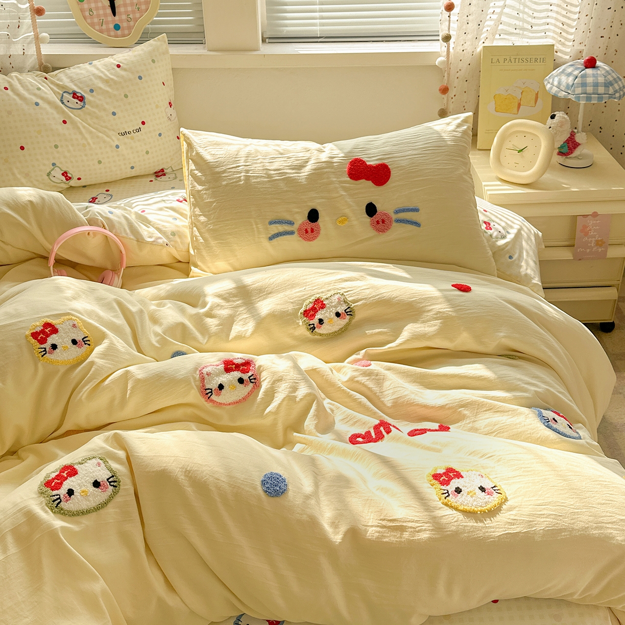 91家纺网 家纺一手货源 找家纺 彩韵家纺 2025新款水洗棉毛巾绣可爱猫咪系列 晚安喵-黄