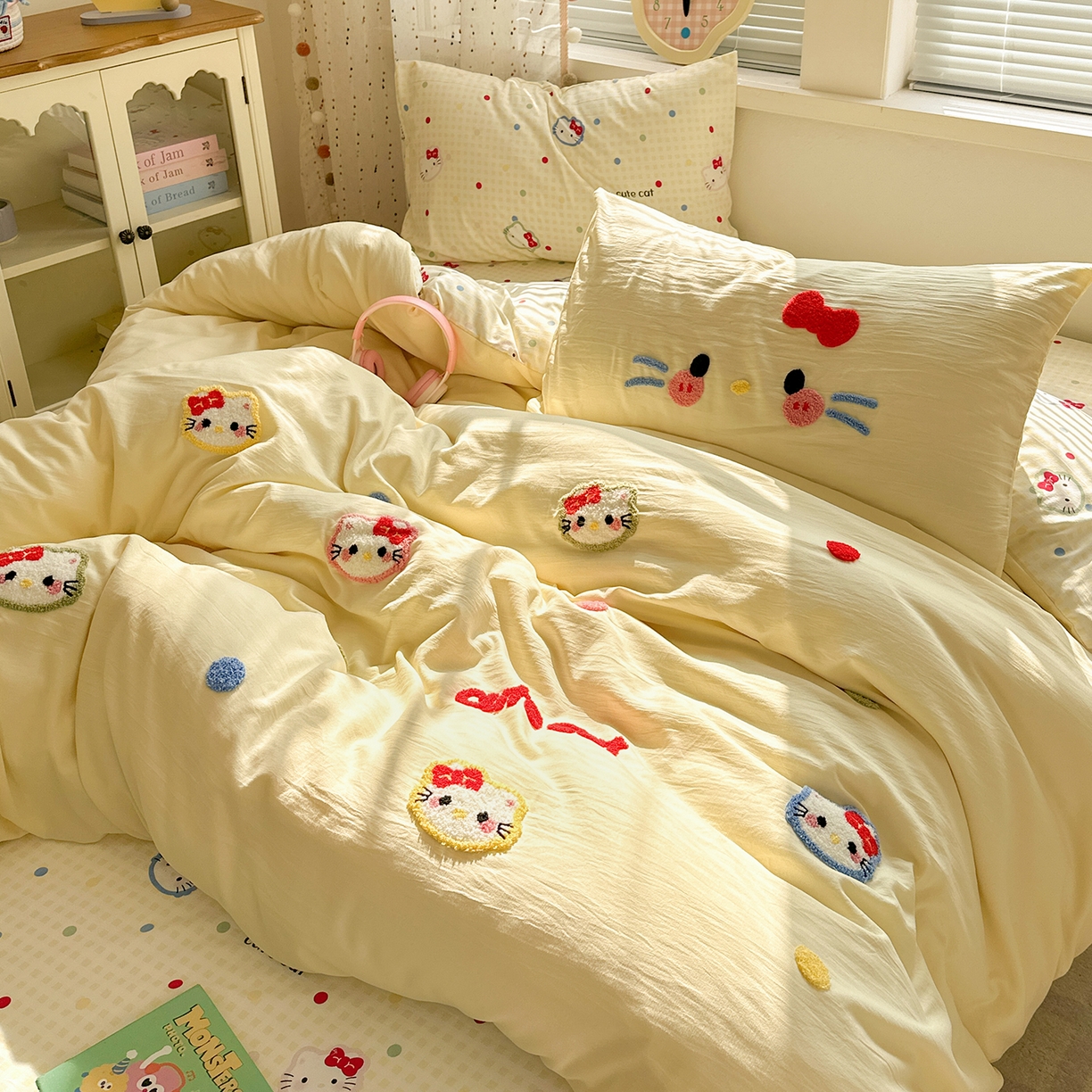 91家纺网 家纺一手货源 找家纺 彩韵家纺 2025新款水洗棉毛巾绣可爱猫咪系列 晚安喵-黄