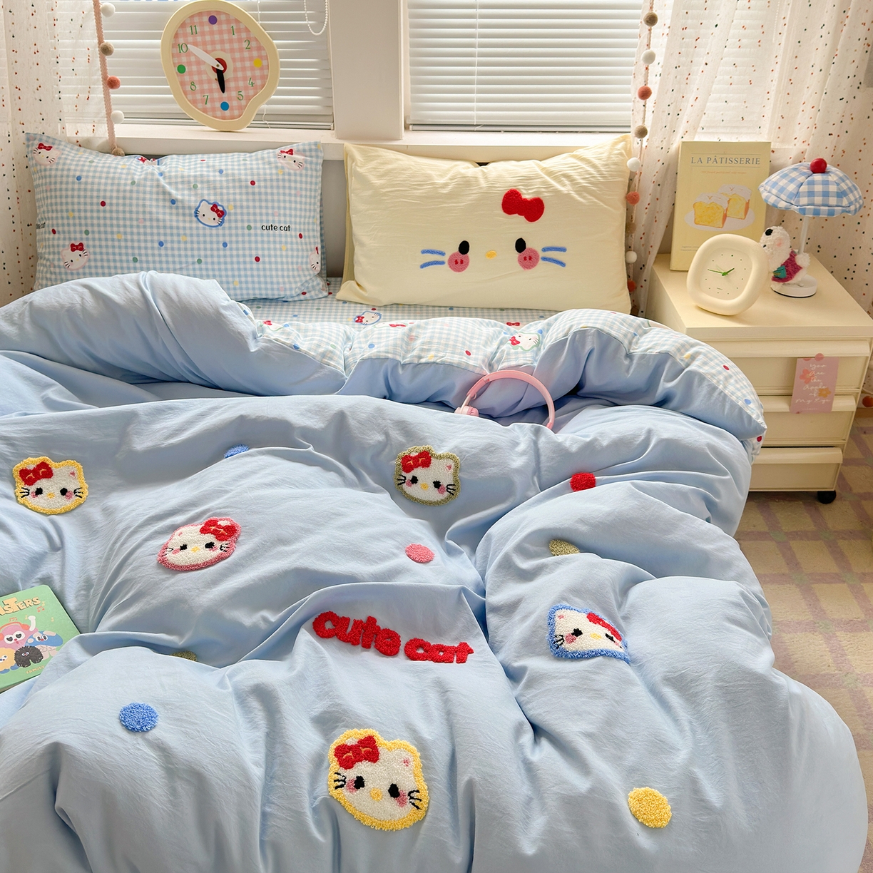 91家纺网 家纺一手货源 找家纺 彩韵家纺 2025新款水洗棉毛巾绣可爱猫咪系列 晚安喵-蓝