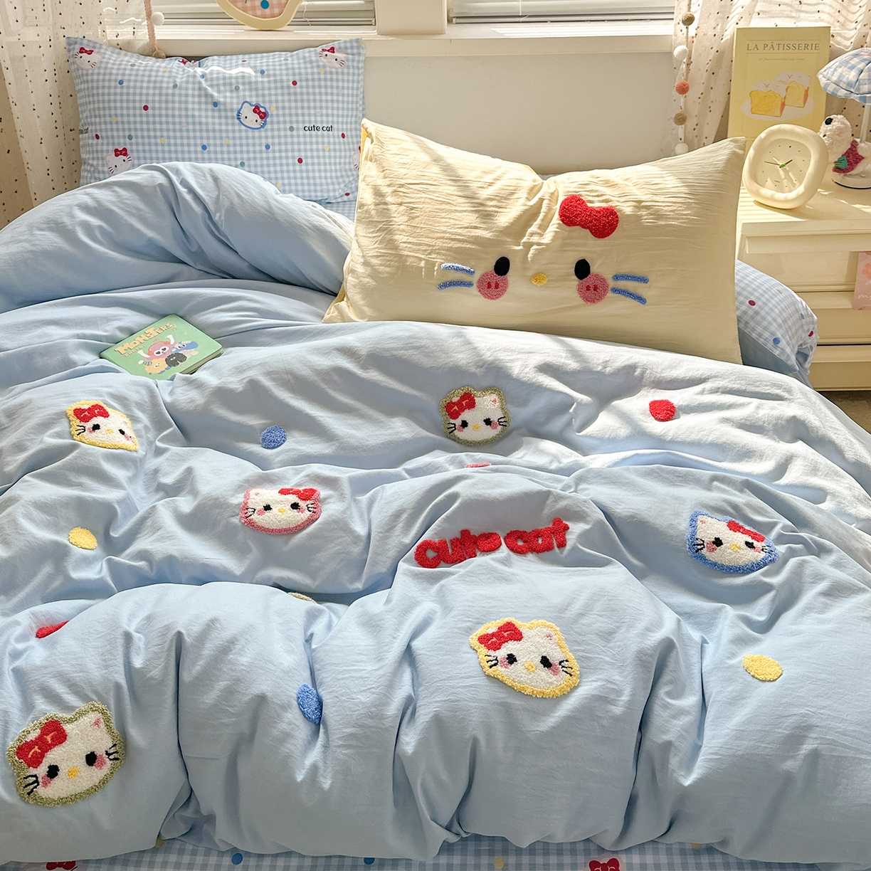 91家纺网 家纺一手货源 找家纺 彩韵家纺 2025新款水洗棉毛巾绣可爱猫咪系列 晚安喵-蓝