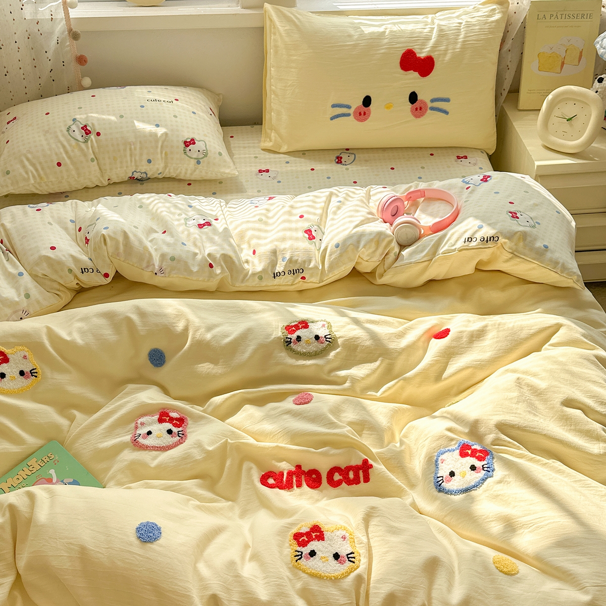 91家纺网 家纺一手货源 找家纺 彩韵家纺 2025新款水洗棉毛巾绣可爱猫咪系列 晚安喵-黄