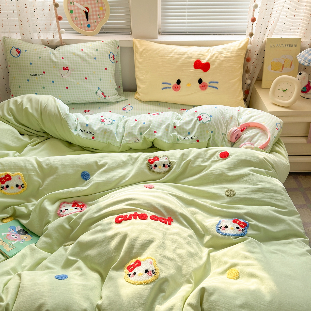 91家纺网 家纺一手货源 找家纺 彩韵家纺 2025新款水洗棉毛巾绣可爱猫咪系列 晚安喵-绿