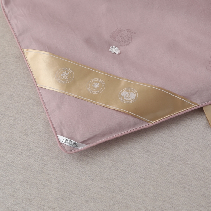 91家纺网 家纺一手货源 找家纺 越宏顺 2025新款全棉80s提花纯棉.被100%桑.保真春秋被 冰豆沙