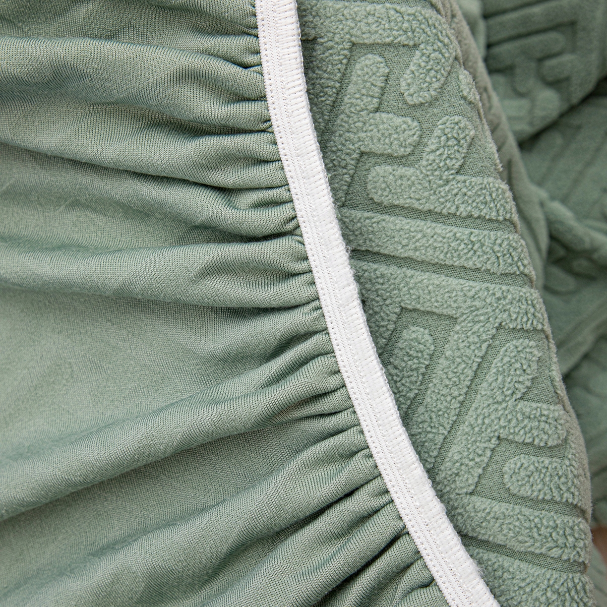 91家纺网 家纺一手货源 找家纺 沐沐家纺 2026新款雅致龙虾椅套 果绿