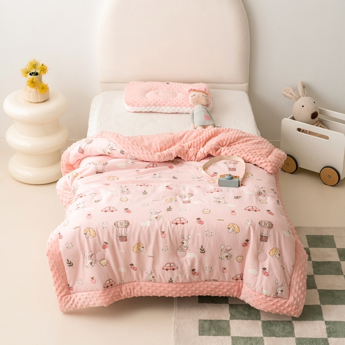 91家纺网 家纺一手货源 找家纺 （总）嗨生活 2025年新款全棉纯棉双层纱豆豆被儿童被春秋被冬被幼儿园被子