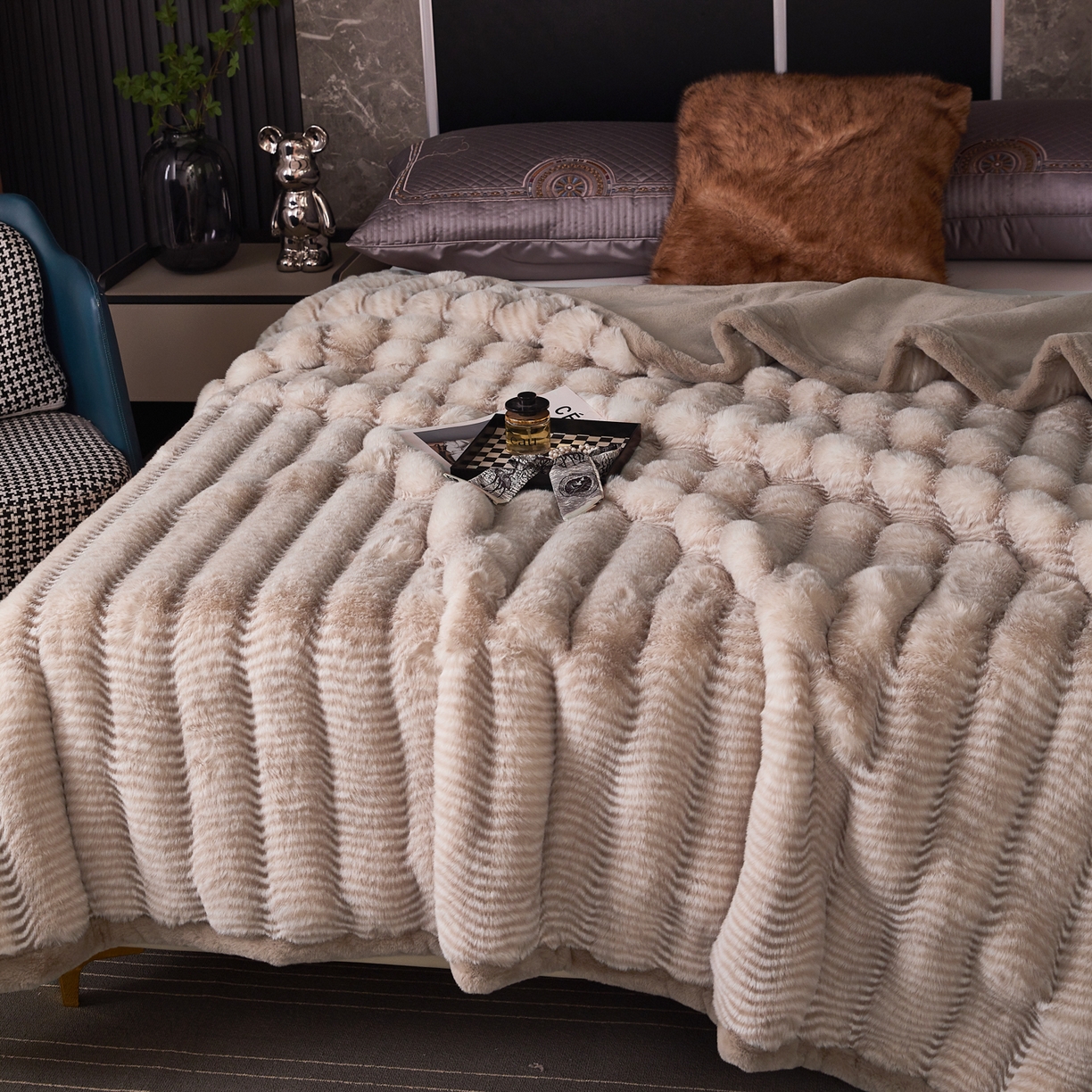 91家纺网 家纺一手货源 找家纺 （总） 2025新款加厚10斤仿大兔毛艺术毯轻奢拉舍尔毛毯子水貂绒午睡盖毯被子婚庆盖毯