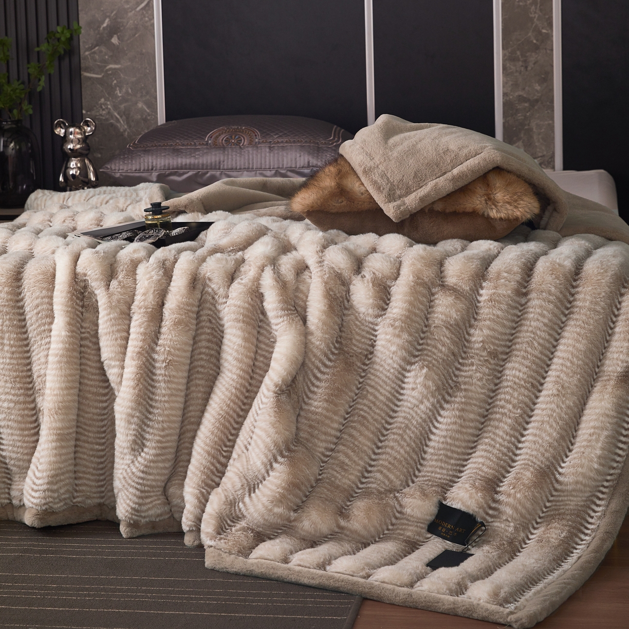 91家纺网 家纺一手货源 找家纺 （总） 2025新款加厚10斤仿大兔毛艺术毯轻奢拉舍尔毛毯子水貂绒午睡盖毯被子婚庆盖毯