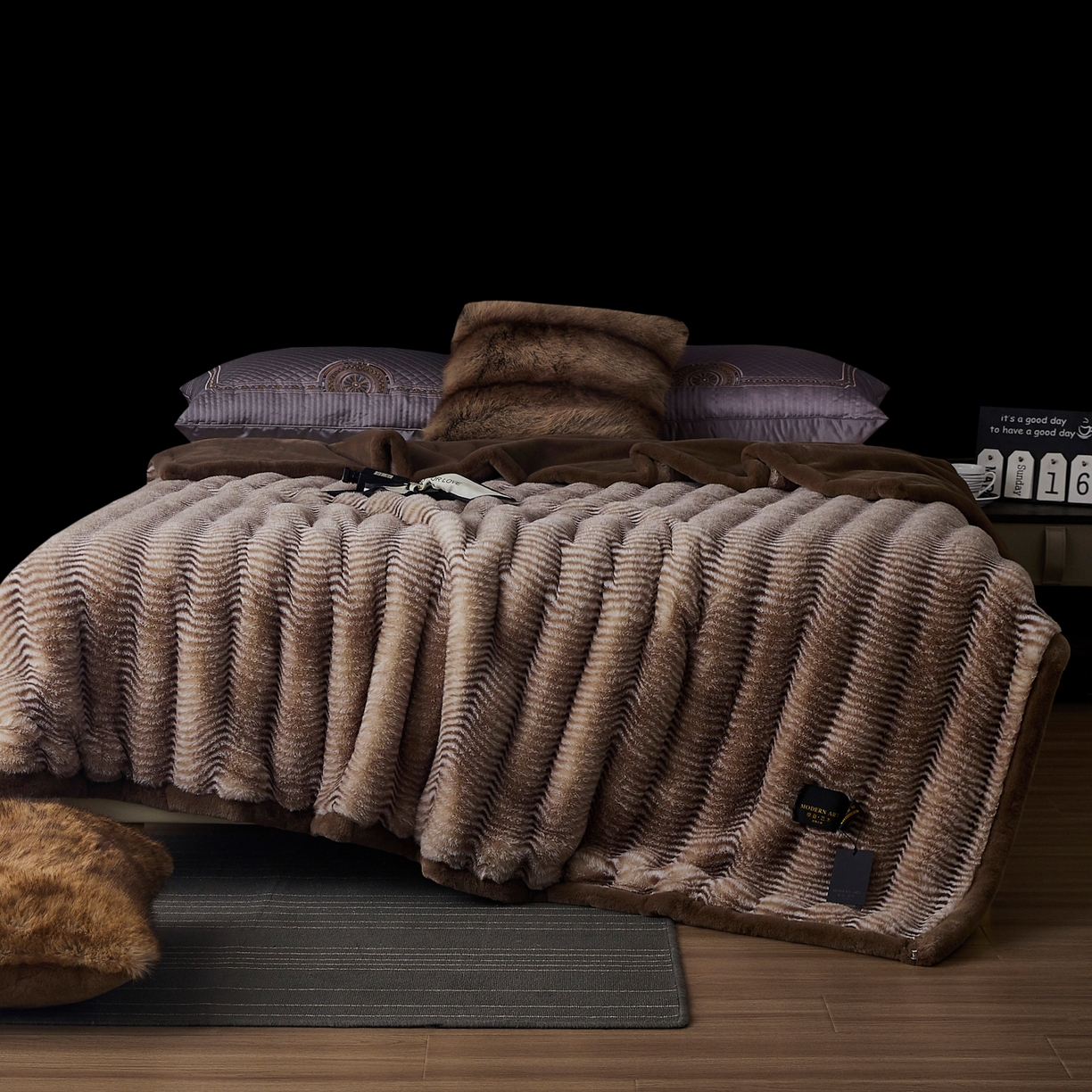 91家纺网 家纺一手货源 找家纺 （总） 2025新款加厚10斤仿大兔毛艺术毯轻奢拉舍尔毛毯子水貂绒午睡盖毯被子婚庆盖毯