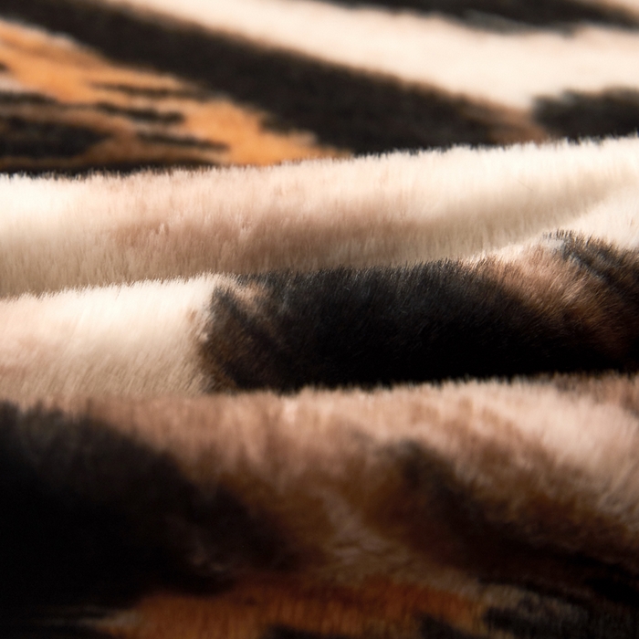 91家纺网 家纺一手货源 找家纺  2025新款仿水貂绒兔毛绒雪棉绒云貂绒拉舍尔双层复合毛毯子 美拉德-豹点咖