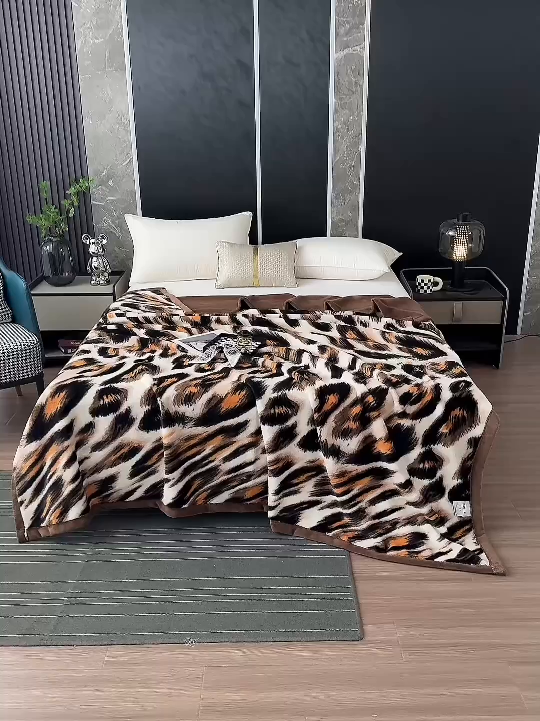 91家纺网 家纺一手货源 找家纺  2025新款仿水貂绒兔毛绒雪棉绒云貂绒拉舍尔双层复合毛毯子 美拉德-豹点咖