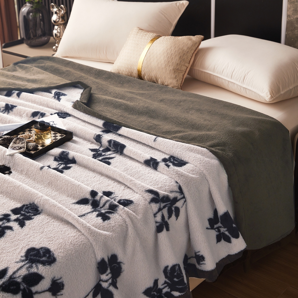 91家纺网 家纺一手货源 找家纺  2025新款仿水貂绒兔毛绒雪棉绒云貂绒拉舍尔双层复合毛毯子 美拉德-玫瑰灰