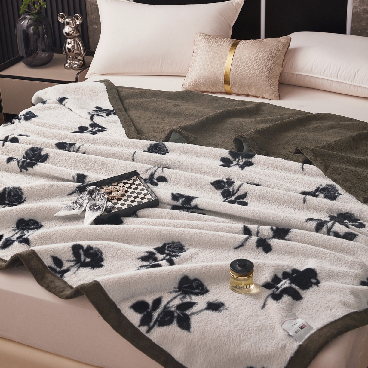 91家纺网 家纺一手货源 找家纺  2025新款仿水貂绒兔毛绒雪棉绒云貂绒拉舍尔双层复合毛毯子 美拉德-玫瑰灰