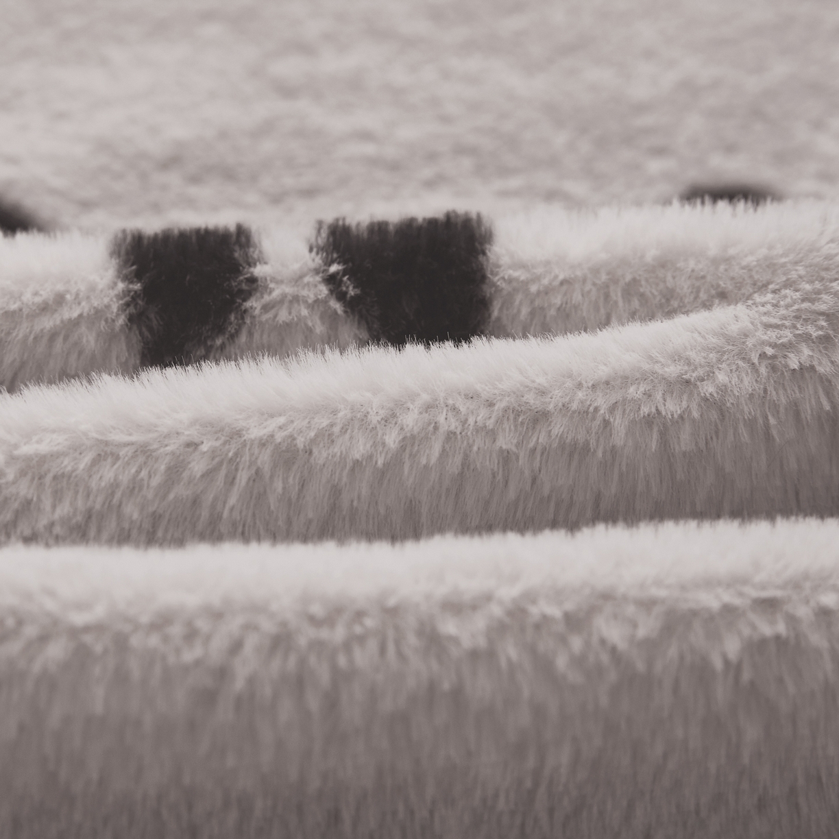 91家纺网 家纺一手货源 找家纺  2025新款仿水貂绒兔毛绒雪棉绒云貂绒拉舍尔双层复合毛毯子 美拉德-玫瑰灰