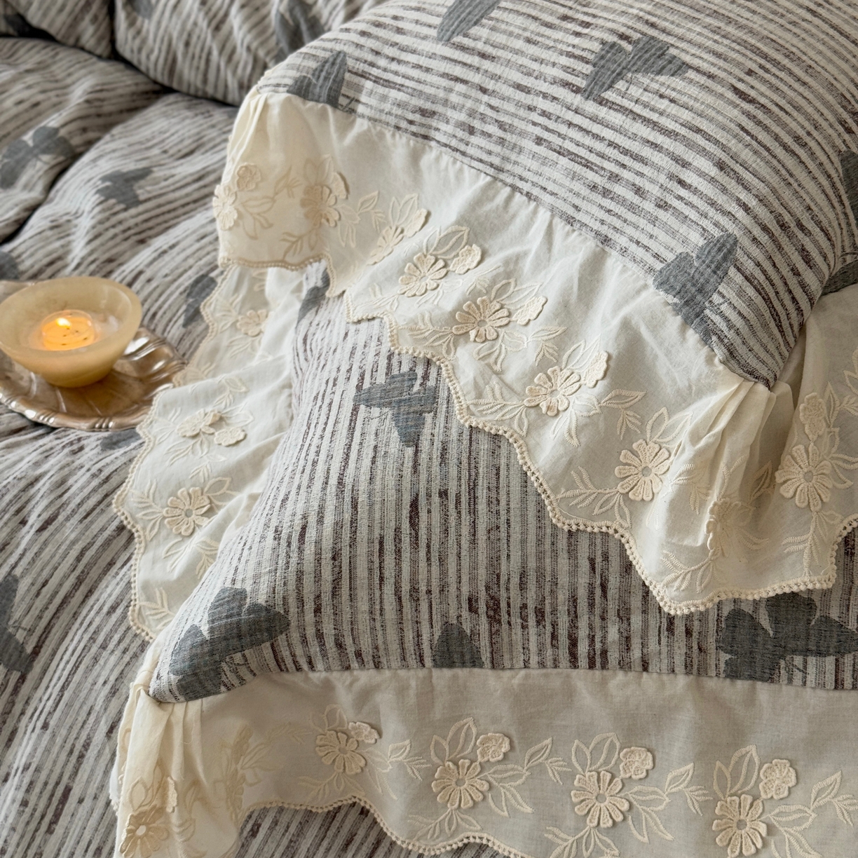 91家纺网 家纺一手货源 找家纺 （总）旷野 2025新款空气层提花皱皱纱碎花边工艺款四件套-蝶梦