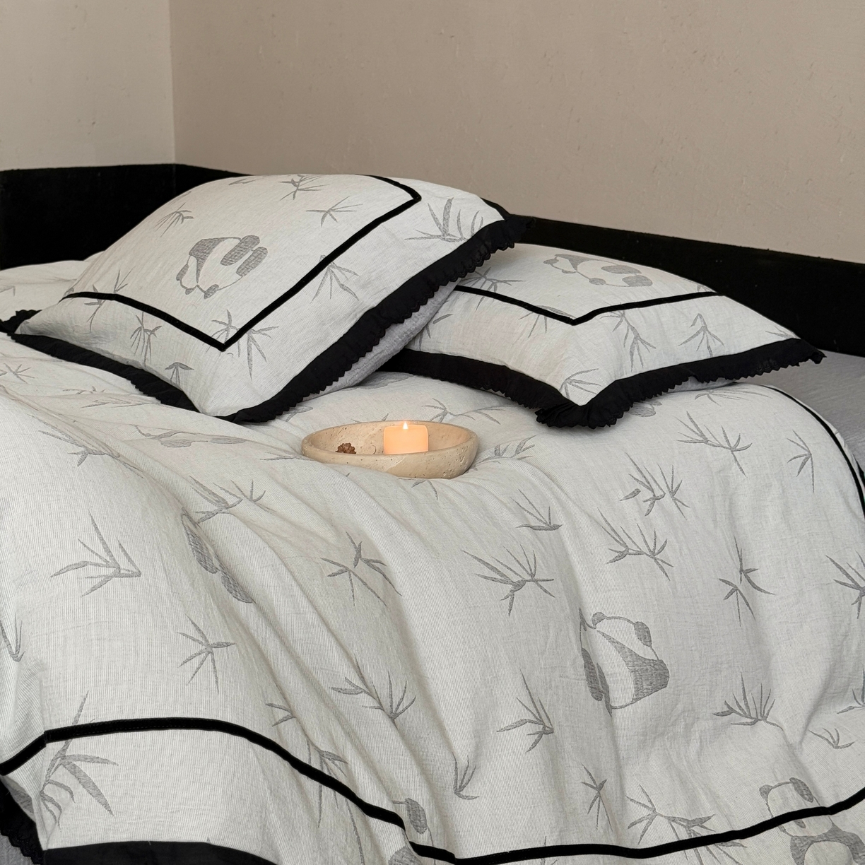 91家纺网 家纺一手货源 找家纺 （总）旷野 2025新款空气层提花皱皱纱碎花边工艺款四件套-竹梦