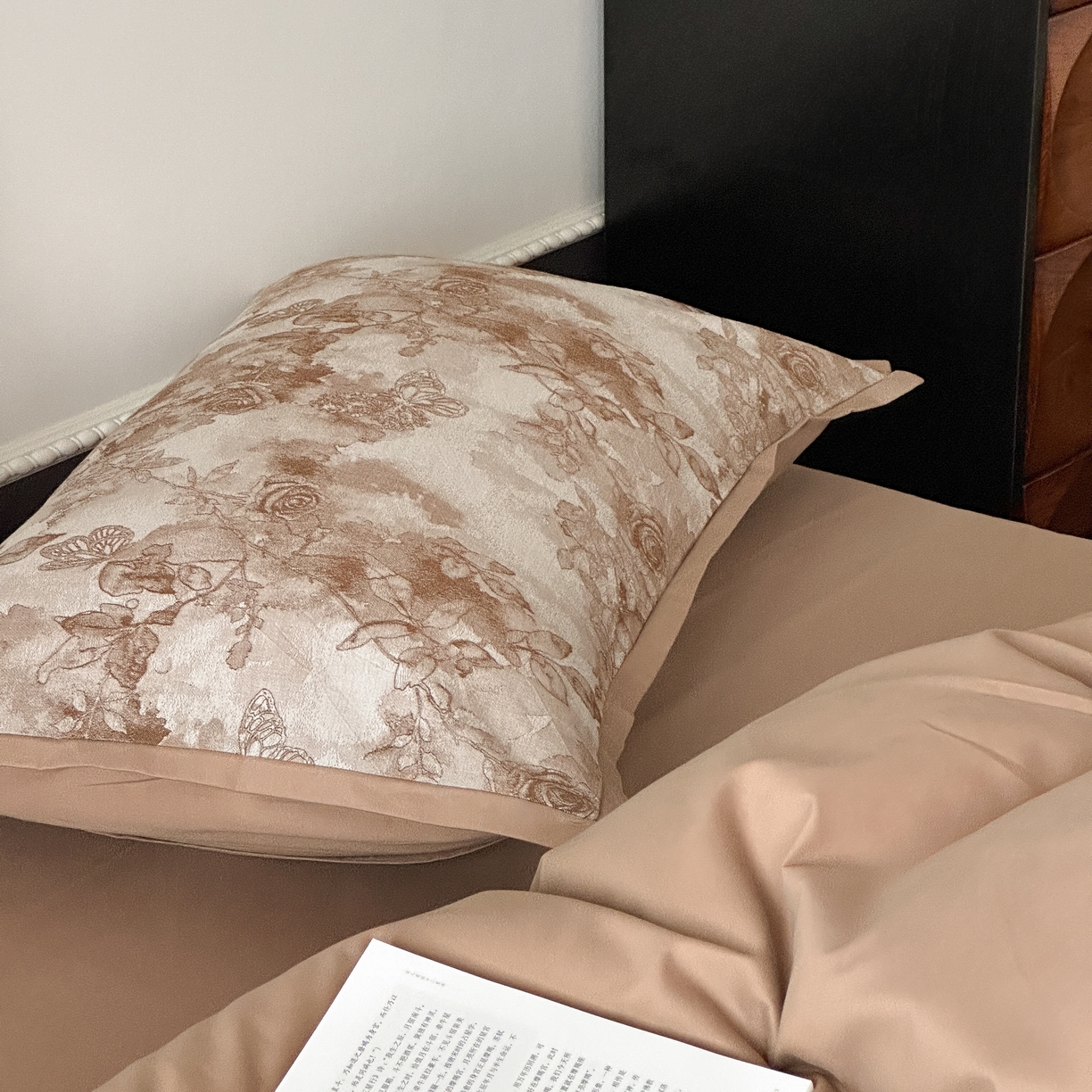 91家纺网 家纺一手货源 找家纺 （总）旷野 2025新款双色提花100支磨毛四件套-薄雾玫瑰