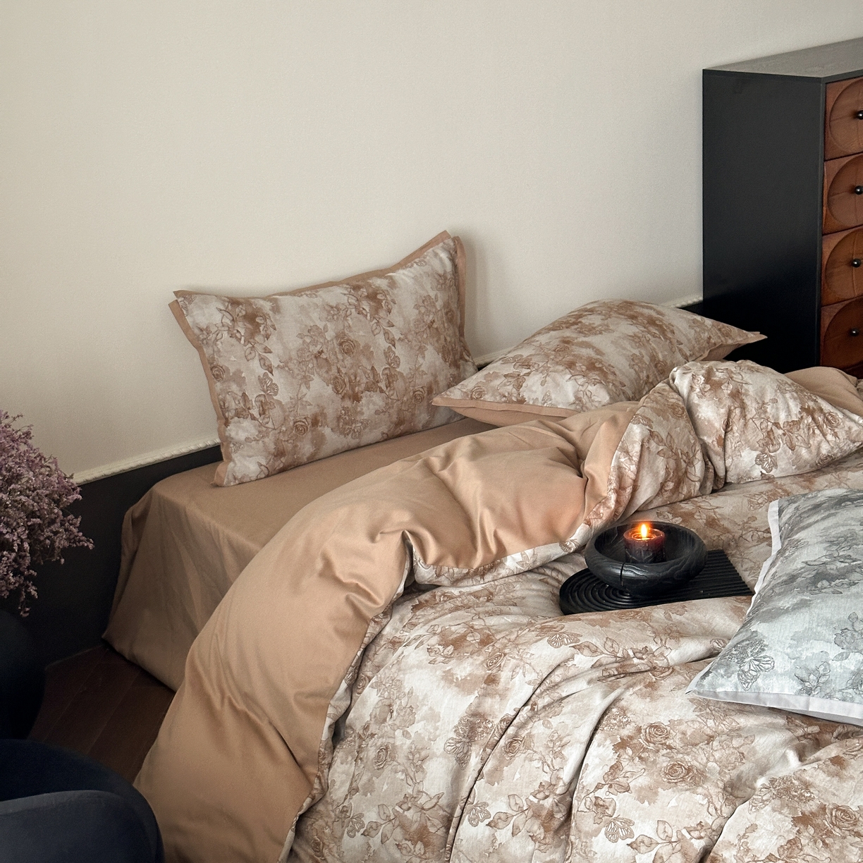 91家纺网 家纺一手货源 找家纺 （总）旷野 2025新款双色提花100支磨毛四件套-薄雾玫瑰