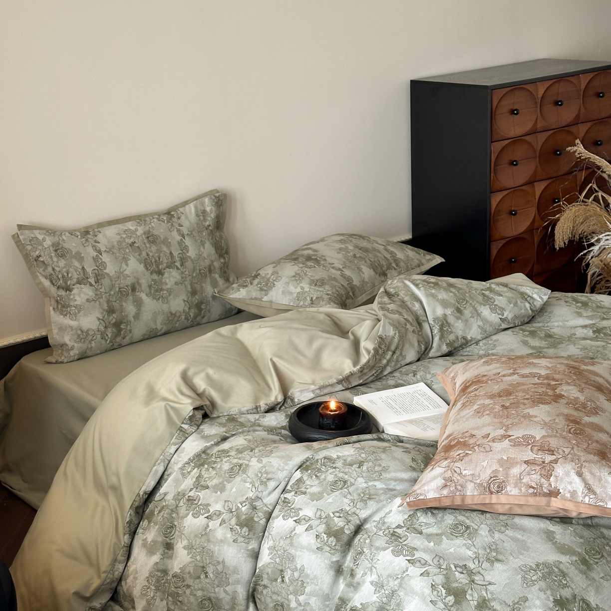 91家纺网 家纺一手货源 找家纺 旷野 2025新款双色提花100支磨毛四件套-薄雾玫瑰 薄雾玫瑰-摩登绿