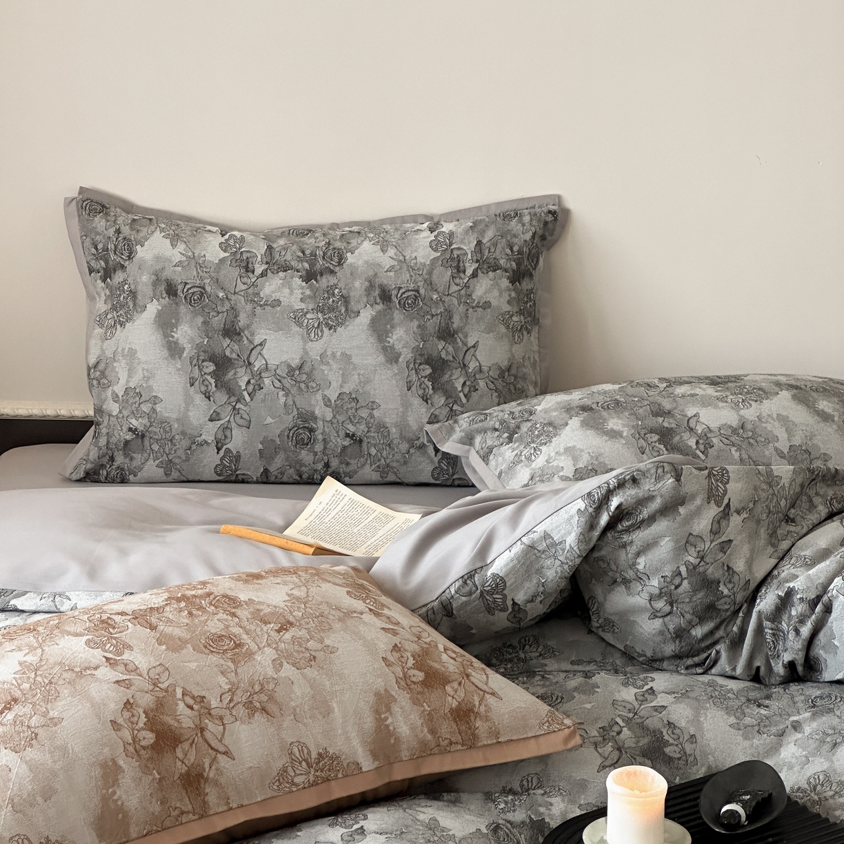 91家纺网 家纺一手货源 找家纺 旷野 2025新款双色提花100支磨毛四件套-薄雾玫瑰 薄雾玫瑰-乌木灰