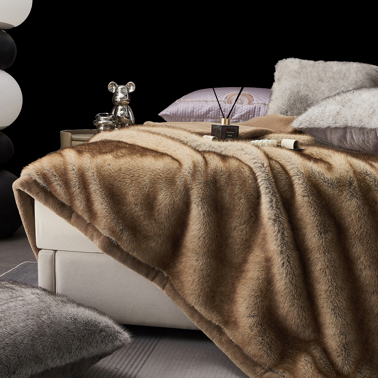 91家纺网 家纺一手货源 找家纺 （总） 2025冬季新款床上用野兽派毛毯被子午休毯结婚用双人婚庆拉舍尔毛毯子