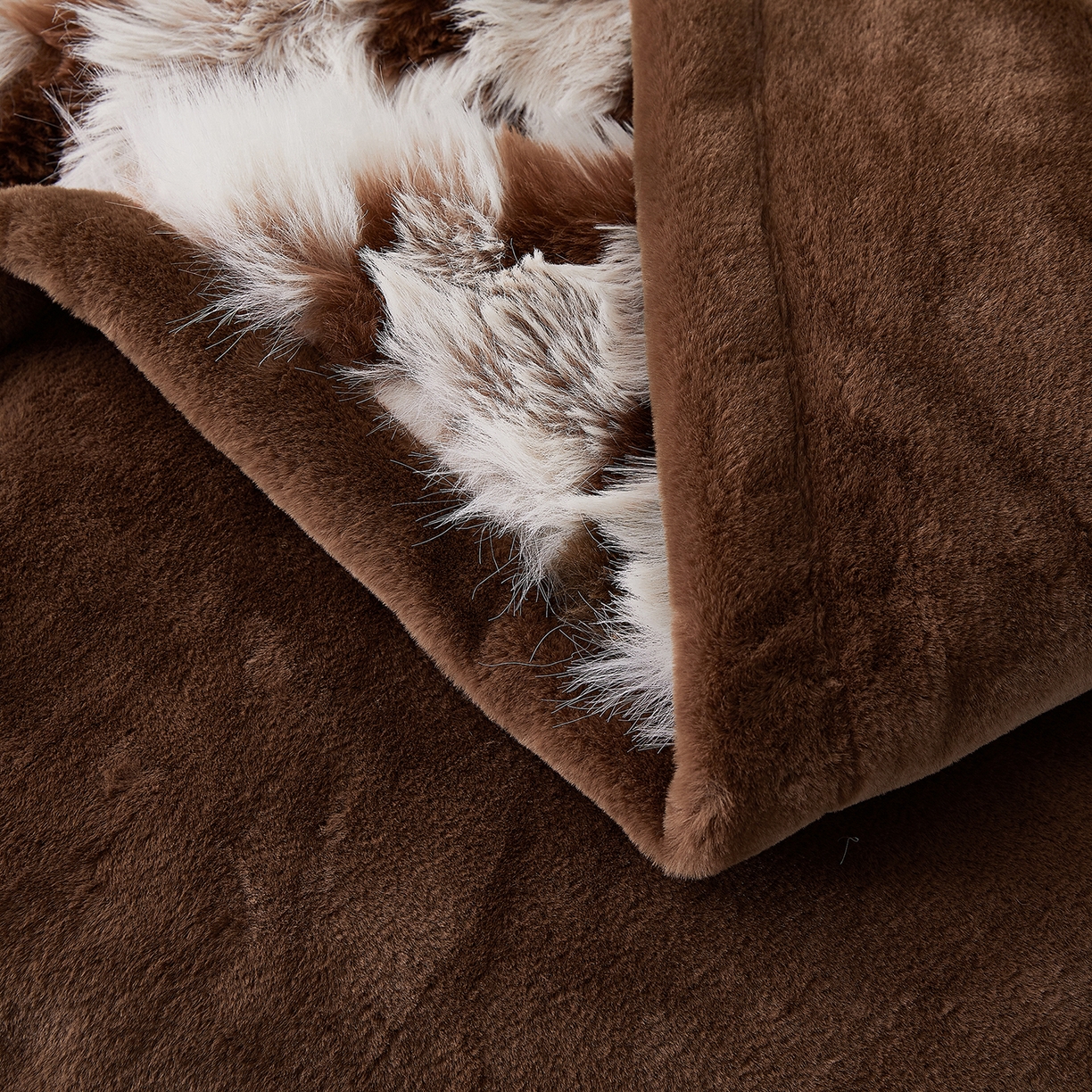 91家纺网 家纺一手货源 找家纺  2025冬季新款床上用野兽派毛毯被子午休毯结婚用双人婚庆拉舍尔毛毯子 魅影-杏色