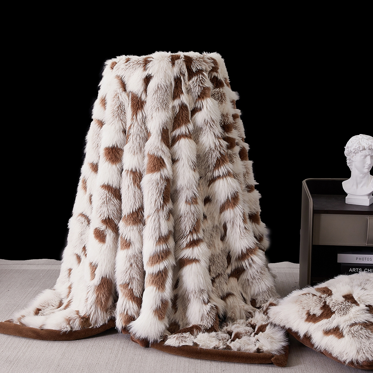 91家纺网 家纺一手货源 找家纺  2025冬季新款床上用野兽派毛毯被子午休毯结婚用双人婚庆拉舍尔毛毯子 魅影-杏色