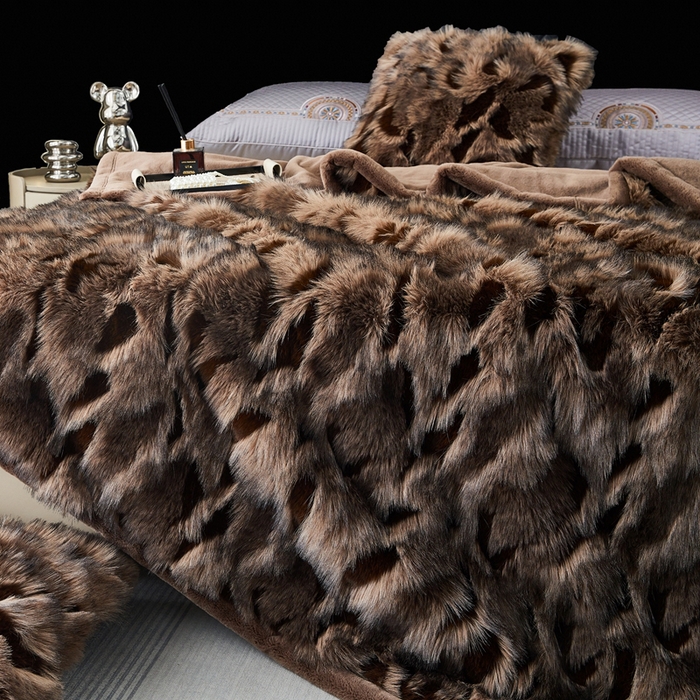 91家纺网 家纺一手货源 找家纺  2025冬季新款床上用野兽派毛毯被子午休毯结婚用双人婚庆拉舍尔毛毯子 魅影-棕咖