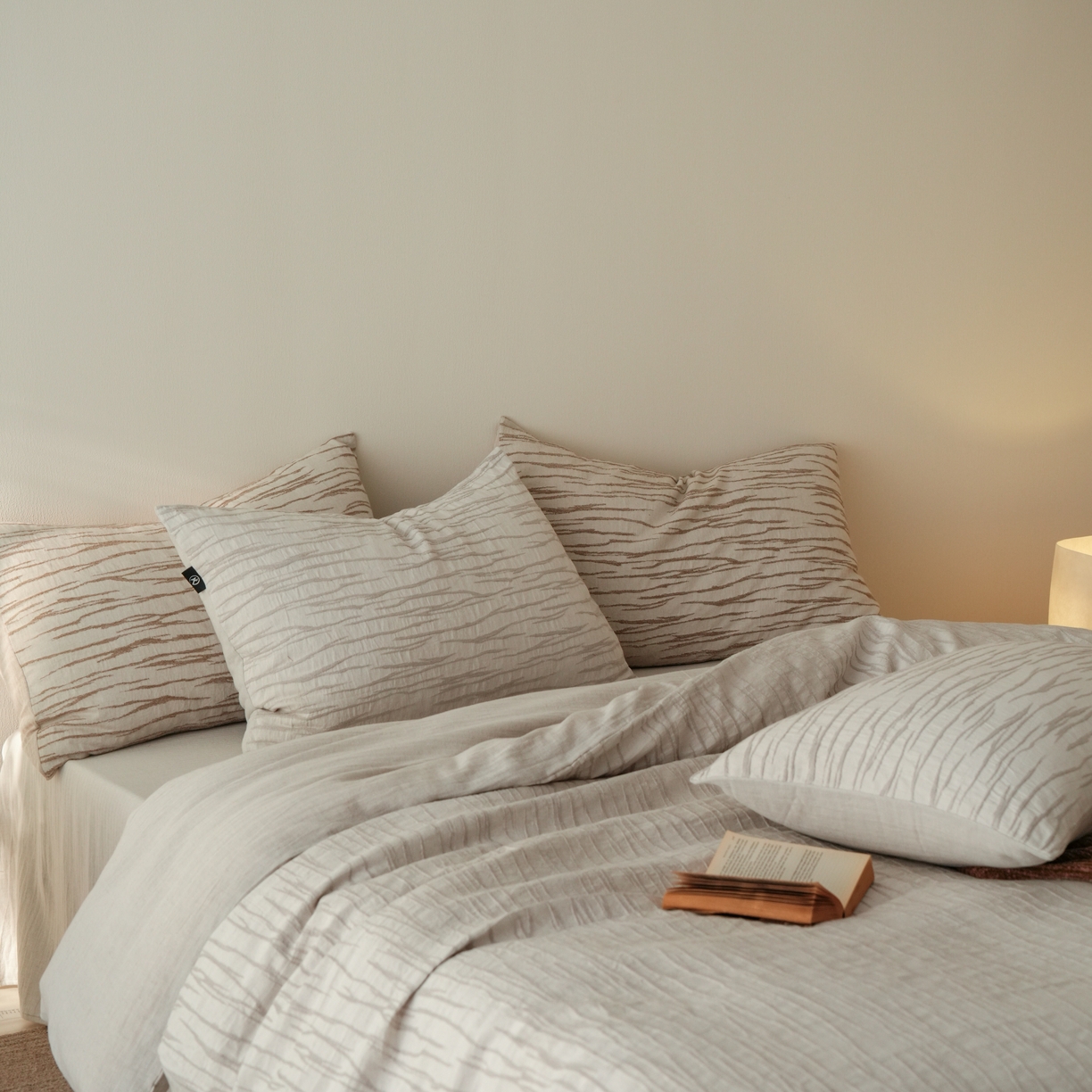 91家纺网 家纺一手货源 找家纺 旷野 2025新款亚麻四件套-珊瑚海系列 珊瑚海-浅调灰