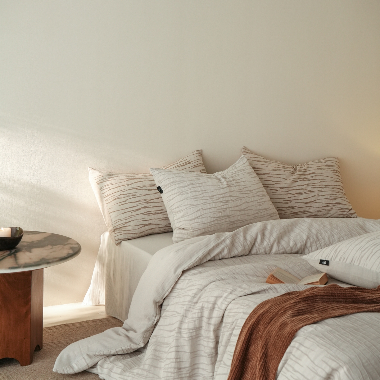 91家纺网 家纺一手货源 找家纺 旷野 2025新款亚麻四件套-珊瑚海系列 珊瑚海-浅调灰