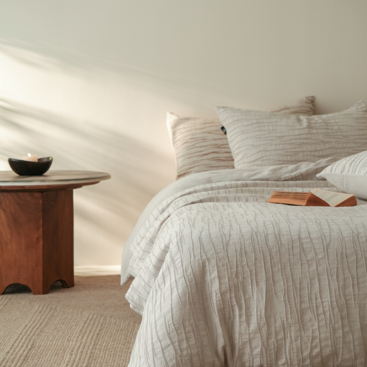 91家纺网 家纺一手货源 找家纺 旷野 2025新款亚麻四件套-珊瑚海系列 珊瑚海-浅调灰