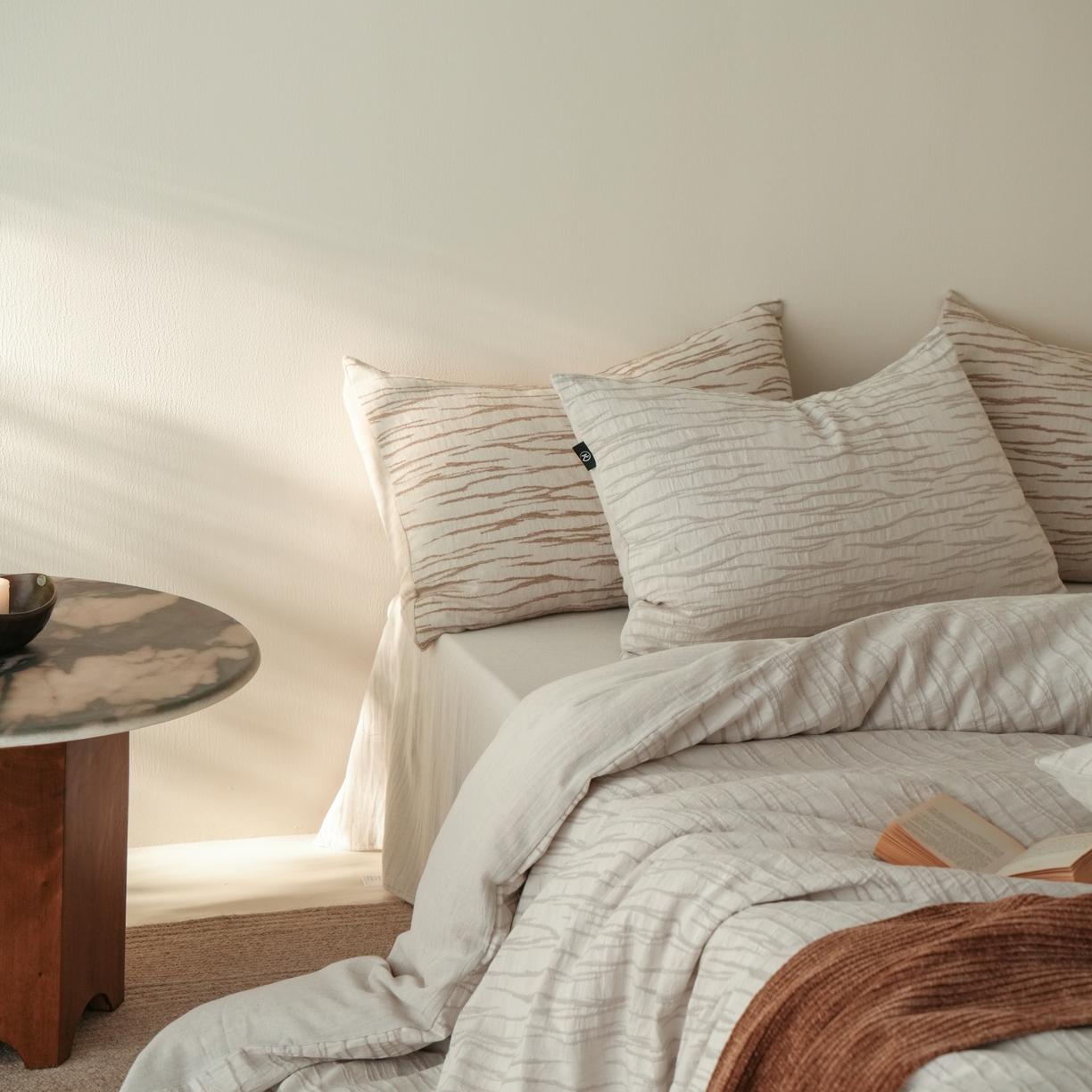 91家纺网 家纺一手货源 找家纺 旷野 2025新款亚麻四件套-珊瑚海系列 珊瑚海-浅调灰