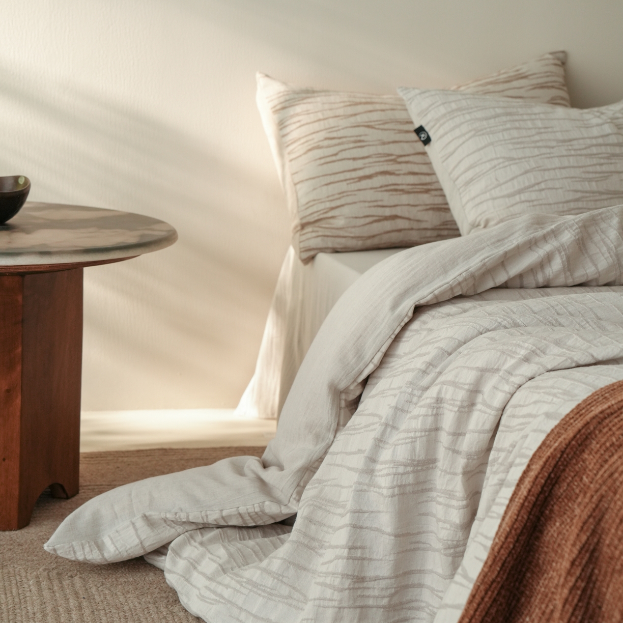 91家纺网 家纺一手货源 找家纺 旷野 2025新款亚麻四件套-珊瑚海系列 珊瑚海-浅调灰