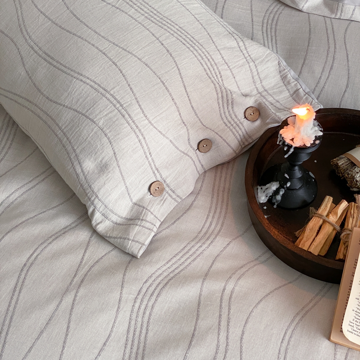 91家纺网 家纺一手货源 找家纺 旷野 2025新款全棉色织大提花100支磨毛四件套 岛屿-灰