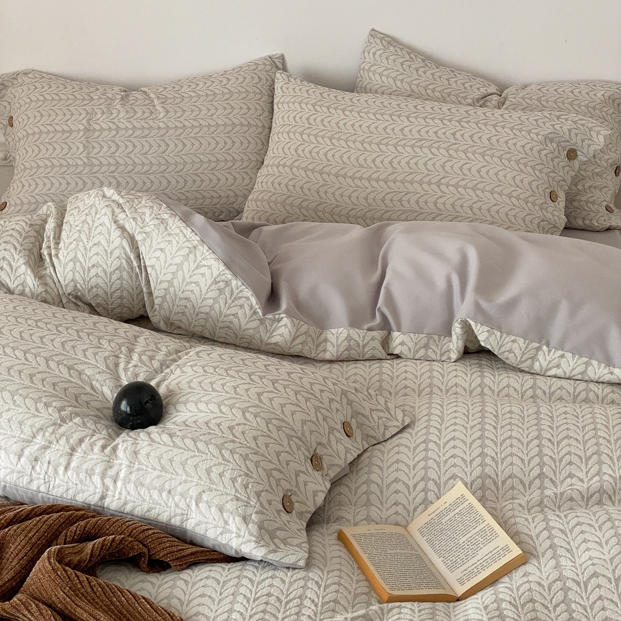 91家纺网 家纺一手货源 找家纺 旷野 2025新款全棉色织大提花100支磨毛四件套 千枝叶-灰