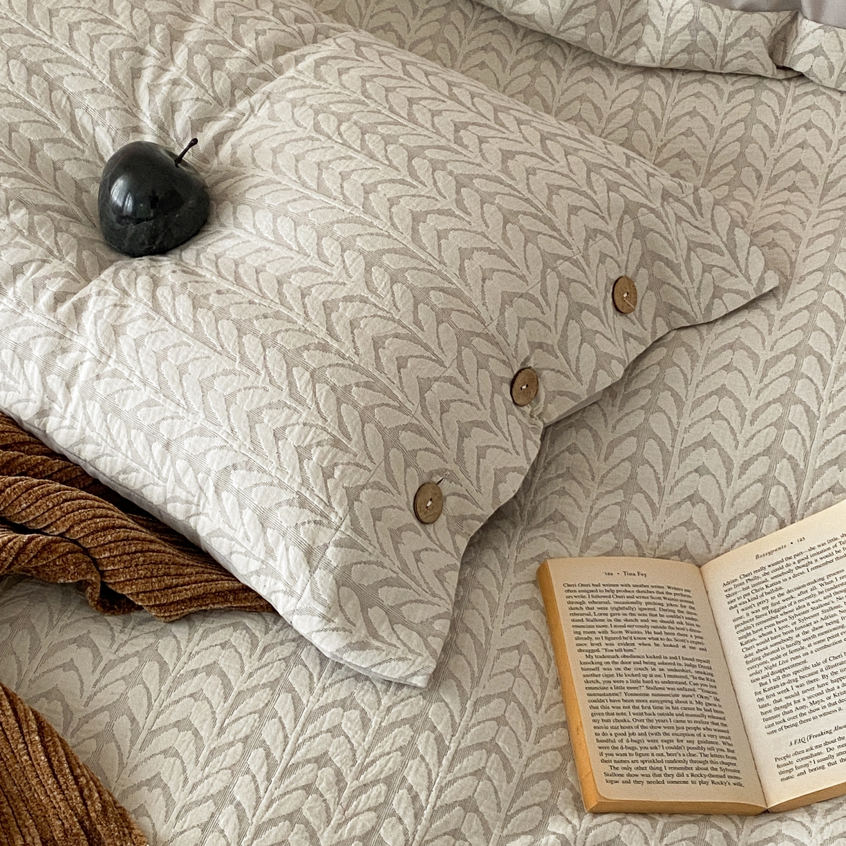 91家纺网 家纺一手货源 找家纺 旷野 2025新款全棉色织大提花100支磨毛四件套 千枝叶-灰