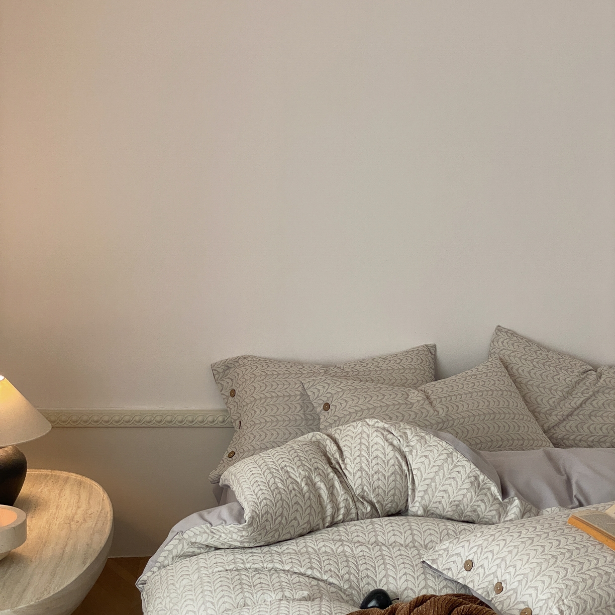 91家纺网 家纺一手货源 找家纺 旷野 2025新款全棉色织大提花100支磨毛四件套 千枝叶-灰