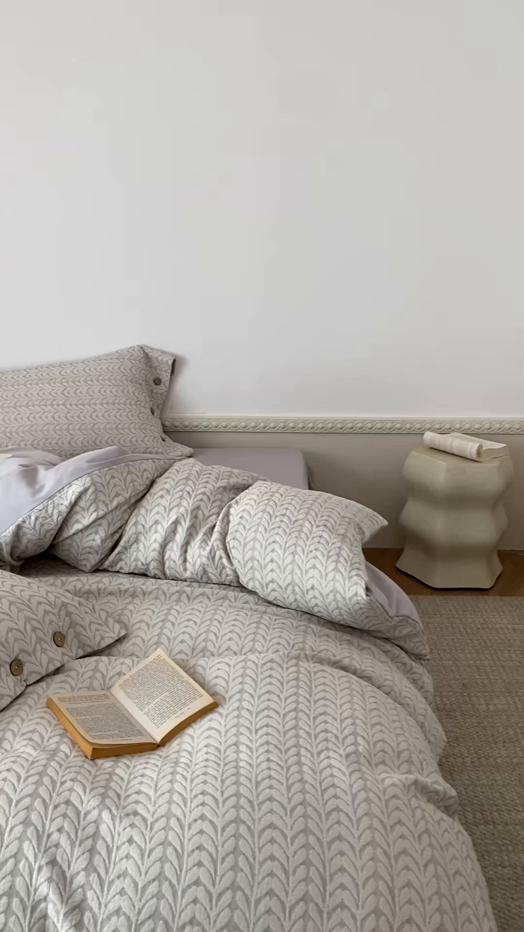 91家纺网 家纺一手货源 找家纺 旷野 2025新款全棉色织大提花100支磨毛四件套 千枝叶-灰