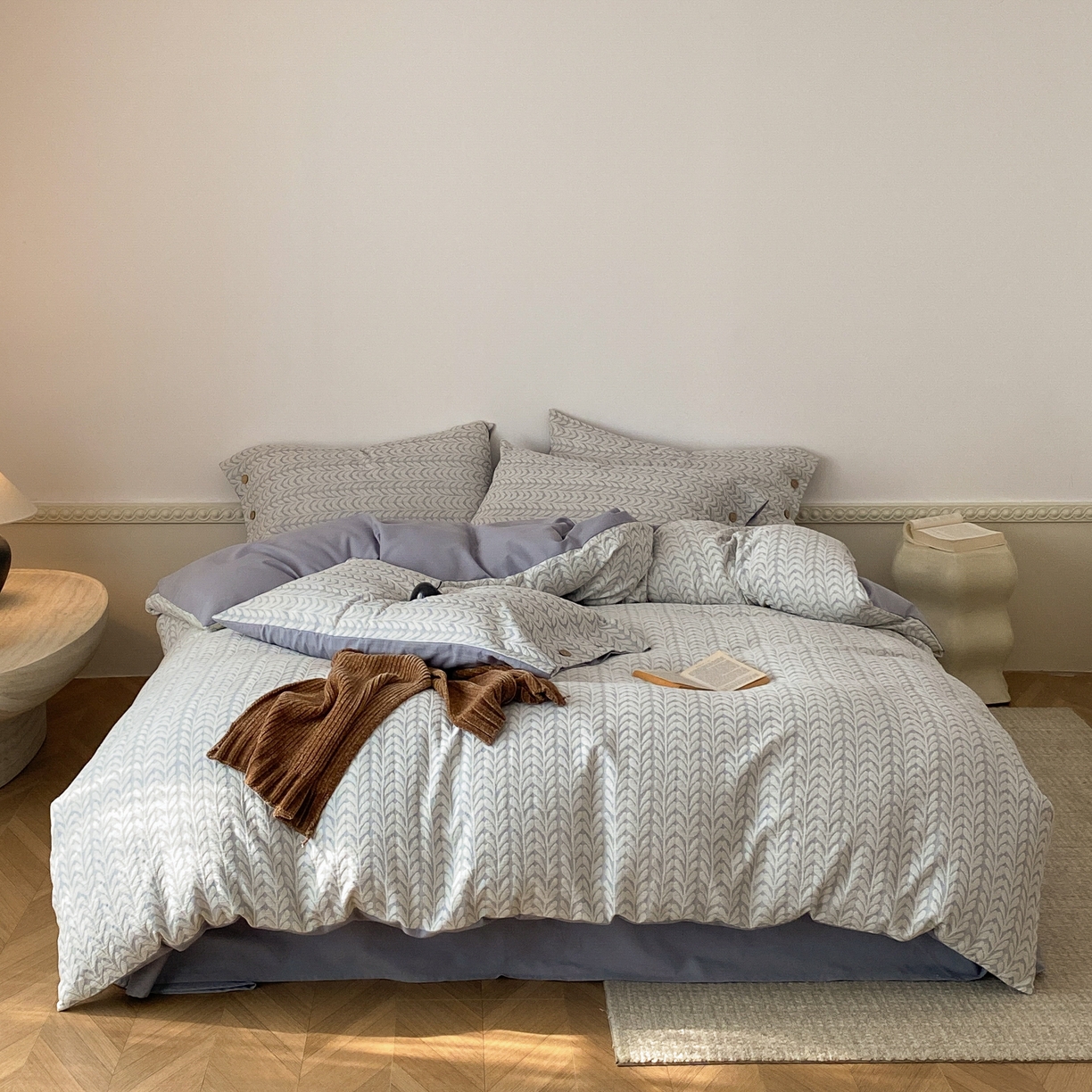 91家纺网 家纺一手货源 找家纺 旷野 2025新款全棉色织大提花100支磨毛四件套 千枝叶-蓝