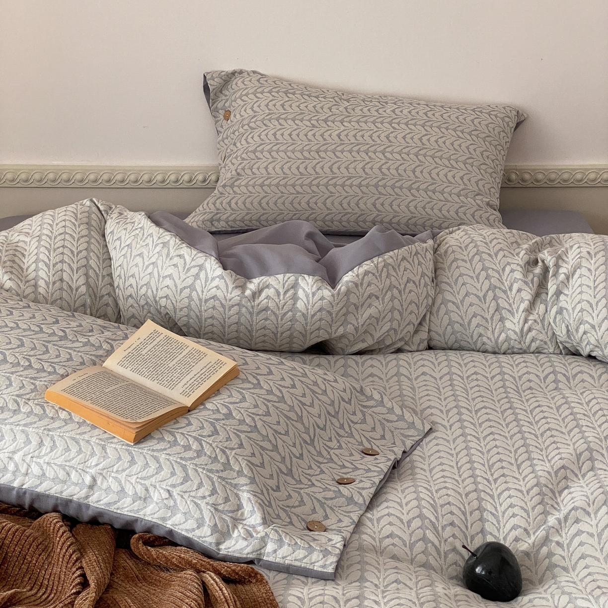 91家纺网 家纺一手货源 找家纺 旷野 2025新款全棉色织大提花100支磨毛四件套 千枝叶-蓝