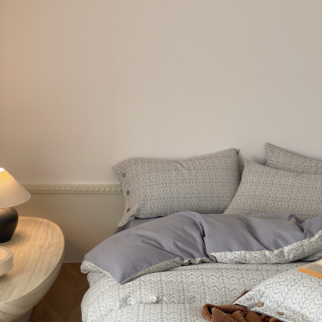 91家纺网 家纺一手货源 找家纺 旷野 2025新款全棉色织大提花100支磨毛四件套 千枝叶-蓝