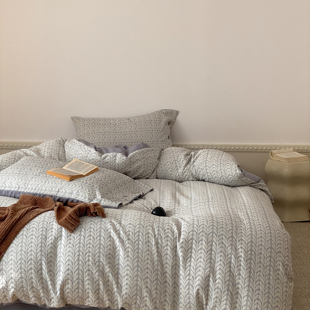 91家纺网 家纺一手货源 找家纺 旷野 2025新款全棉色织大提花100支磨毛四件套 千枝叶-蓝