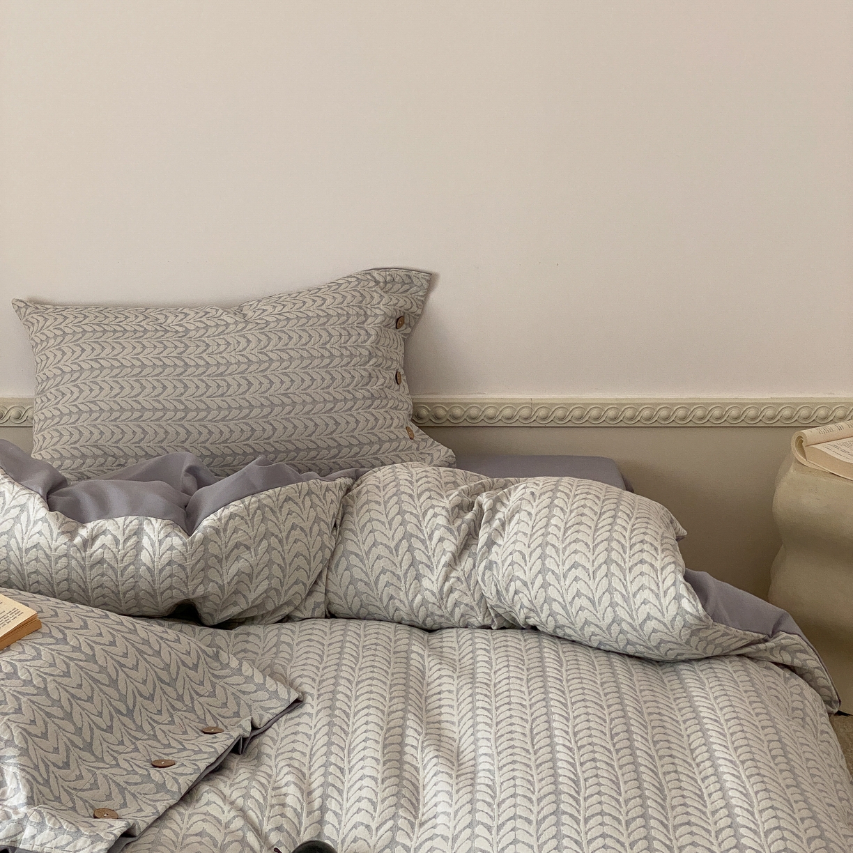 91家纺网 家纺一手货源 找家纺 旷野 2025新款全棉色织大提花100支磨毛四件套 千枝叶-蓝