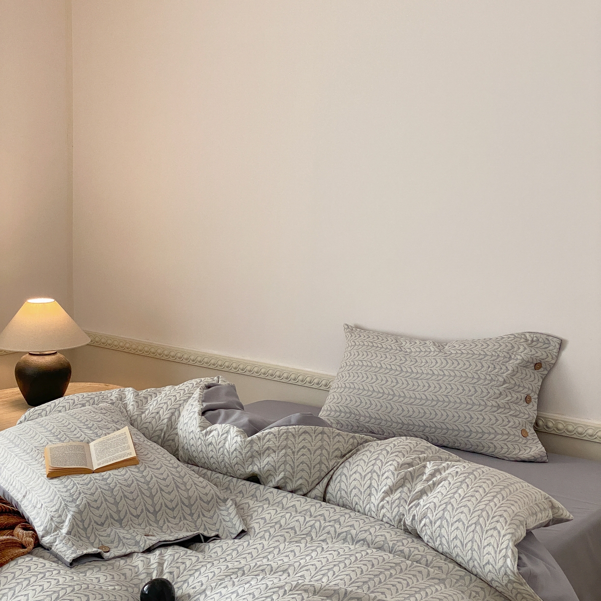 91家纺网 家纺一手货源 找家纺 旷野 2025新款全棉色织大提花100支磨毛四件套 千枝叶-蓝