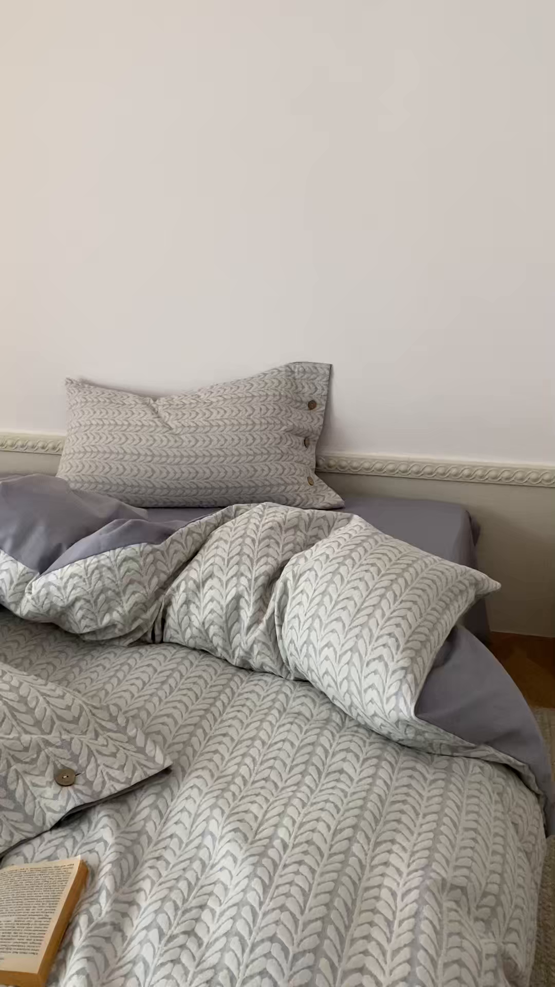 91家纺网 家纺一手货源 找家纺 旷野 2025新款全棉色织大提花100支磨毛四件套 千枝叶-蓝